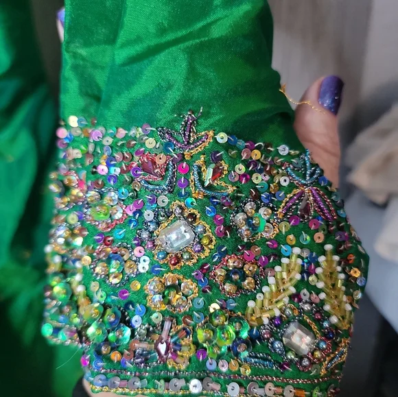 Elegant Green Embellished Dress, Size, Call Out In The Picture Under The Pits. - Picture 9 of 14